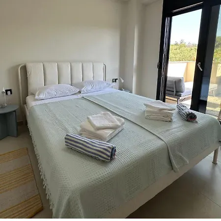 ヴィラ Gyalia House No 3 Sea View ニキティ