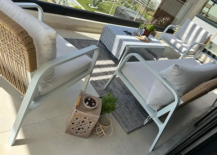 וילה Sea View For Rent - Gyalia House No 3 *