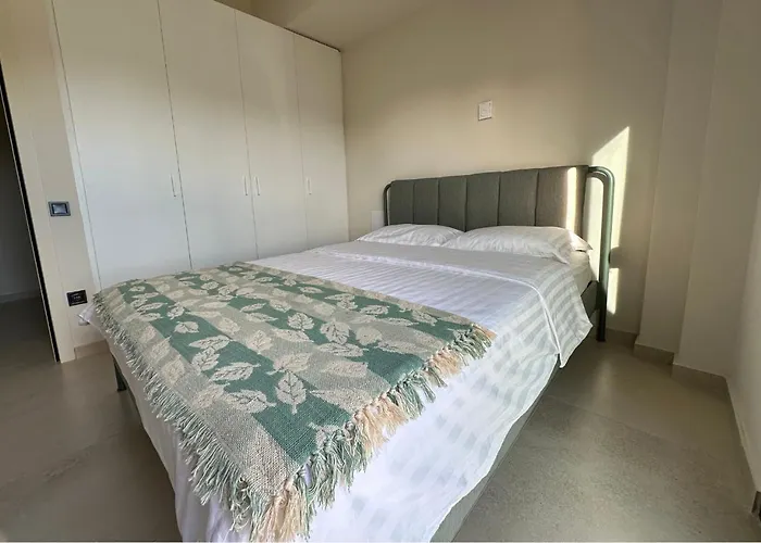 Sea View For Rent - Gyalia House No 3 וילה