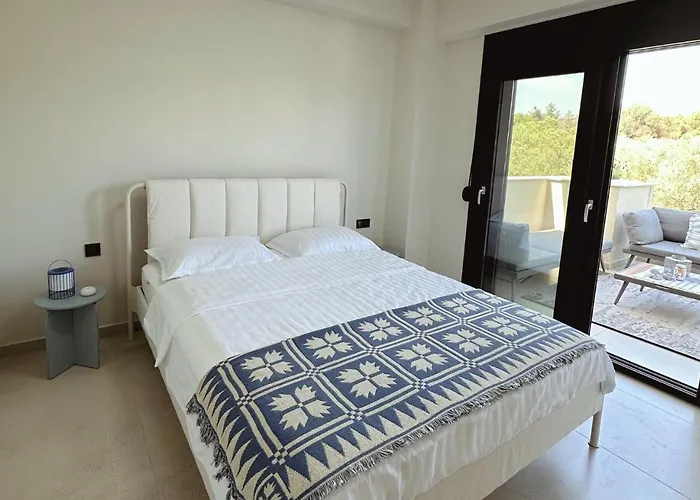 Sea View For Rent - Gyalia House No 3 וילה *