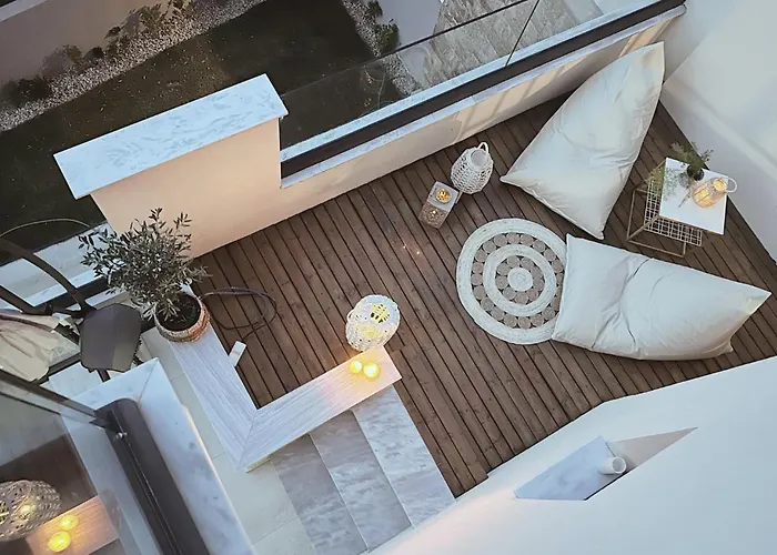 Gyalia House No 3 Sea View Villa *