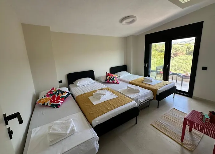 Gyalia House No 3 Sea View Villa