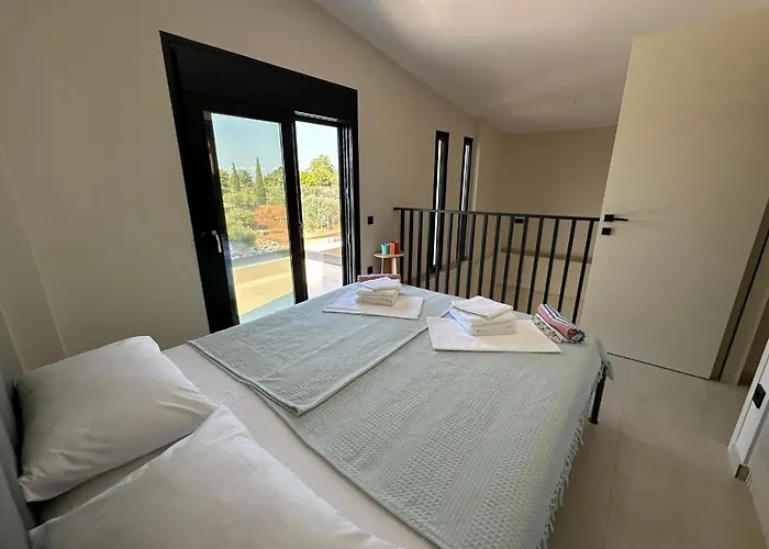 Gyalia House No 3 Sea View *